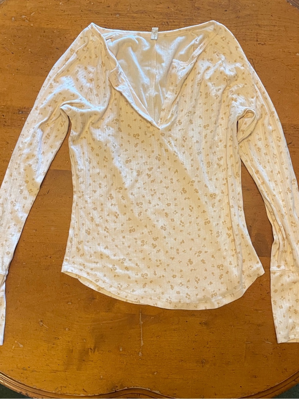 Cream Floral V-Neck Long-Sleeve Tee